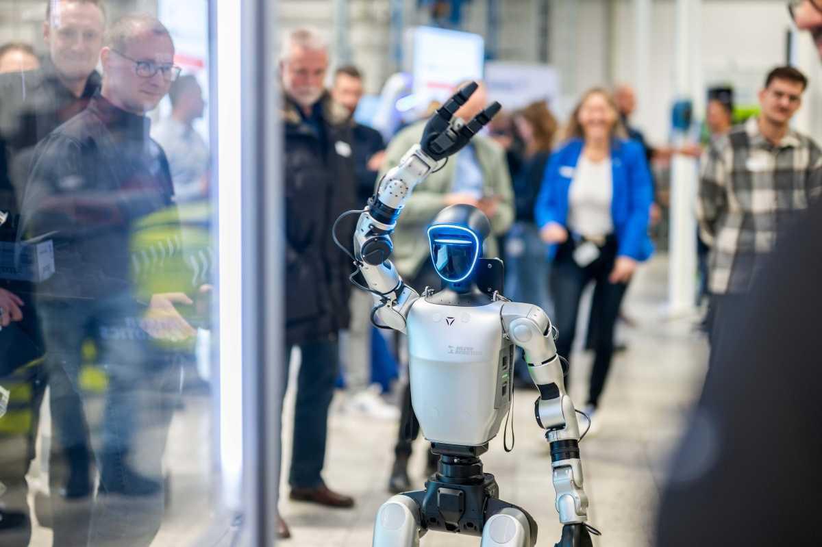 Forum zu Robotik und KI im Technikum von Röchling Forum zu Robotik und KI im Technikum von Röchling