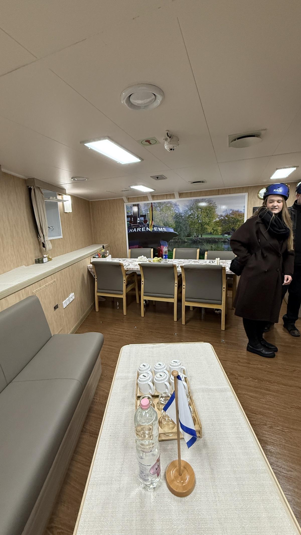 Großer Bahnhof am Kai: Rike J in Wilhelmshaven getauft Großer Bahnhof am Kai: Rike J in Wilhelmshaven getauft