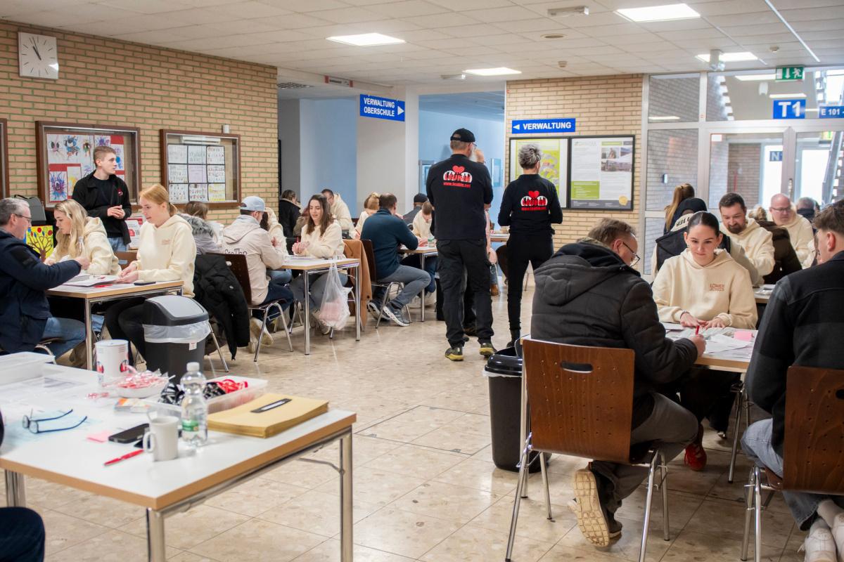 618 Registrierungen: Typisierungsaktion für die Löwenjungs begeistert über 2.000 Besucherinnen und Besucher