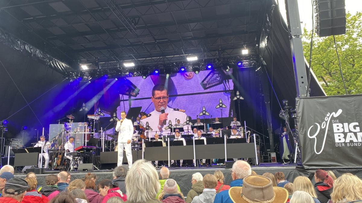 Konzert mit Mutzke: Tolle Stimmung auf dem Neuen Markt Konzert mit Mutzke: Tolle Stimmung auf dem Neuen Markt