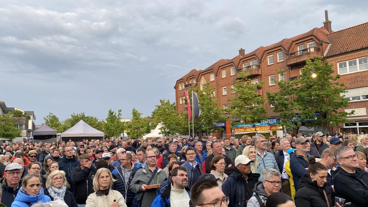 Konzert mit Mutzke: Tolle Stimmung auf dem Neuen Markt Konzert mit Mutzke: Tolle Stimmung auf dem Neuen Markt