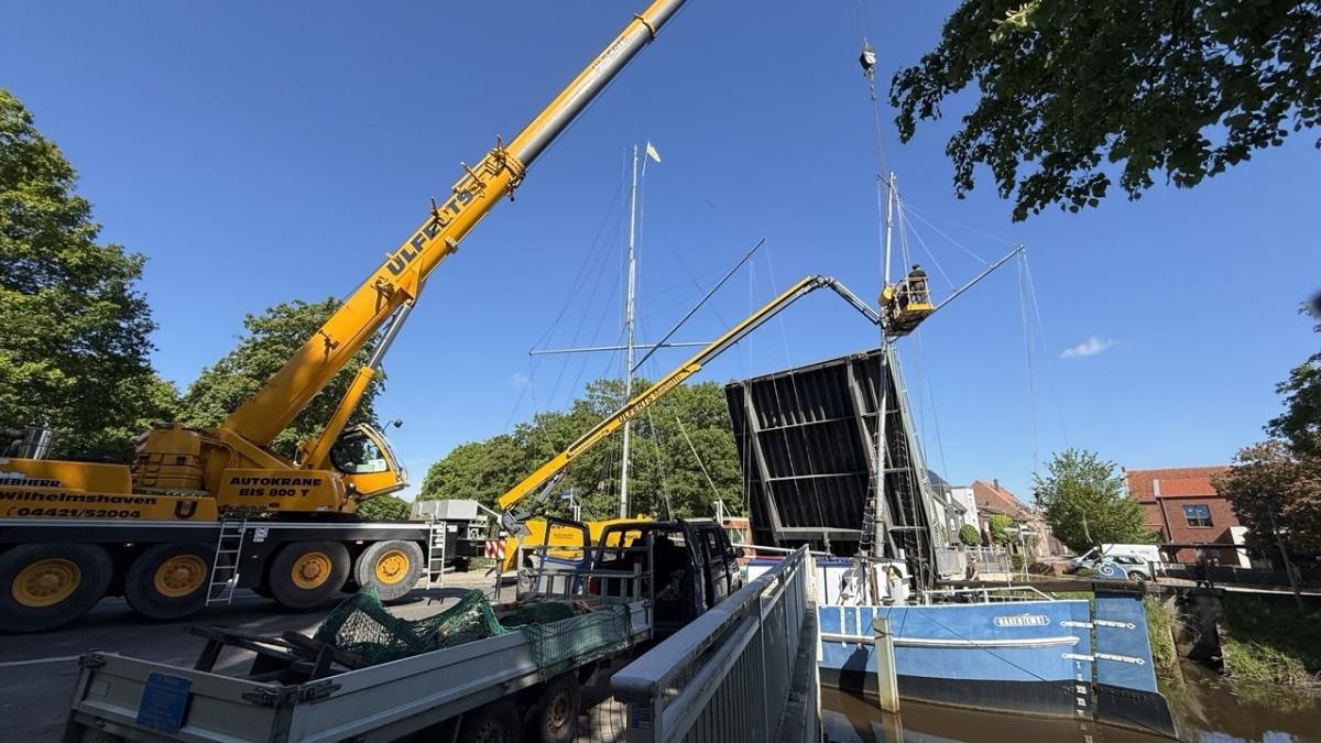 Die "Helene" wird grad abgetakelt