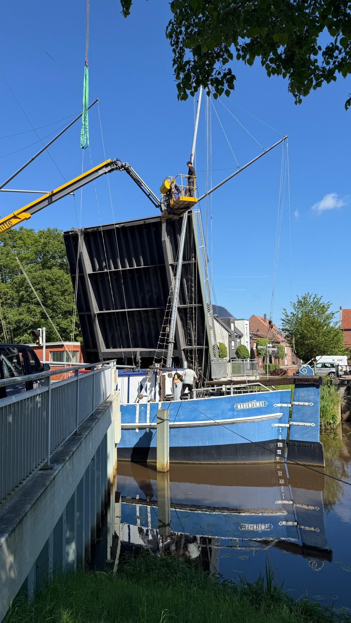 Die "Helene" wird grad abgetakelt