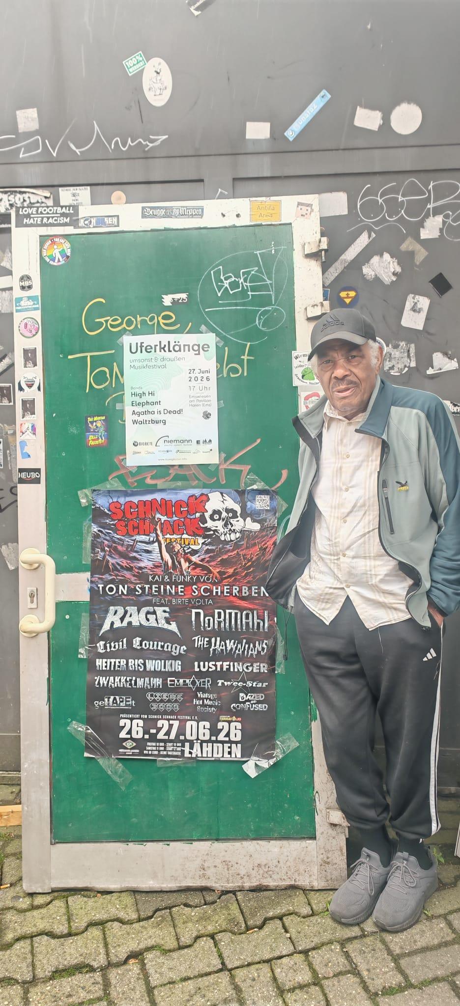 Eine Tür voller Geschichten: Die Rockpalast-Tür wird versteigert Eine Tür voller Geschichten: Die Rockpalast-Tür wird versteigert