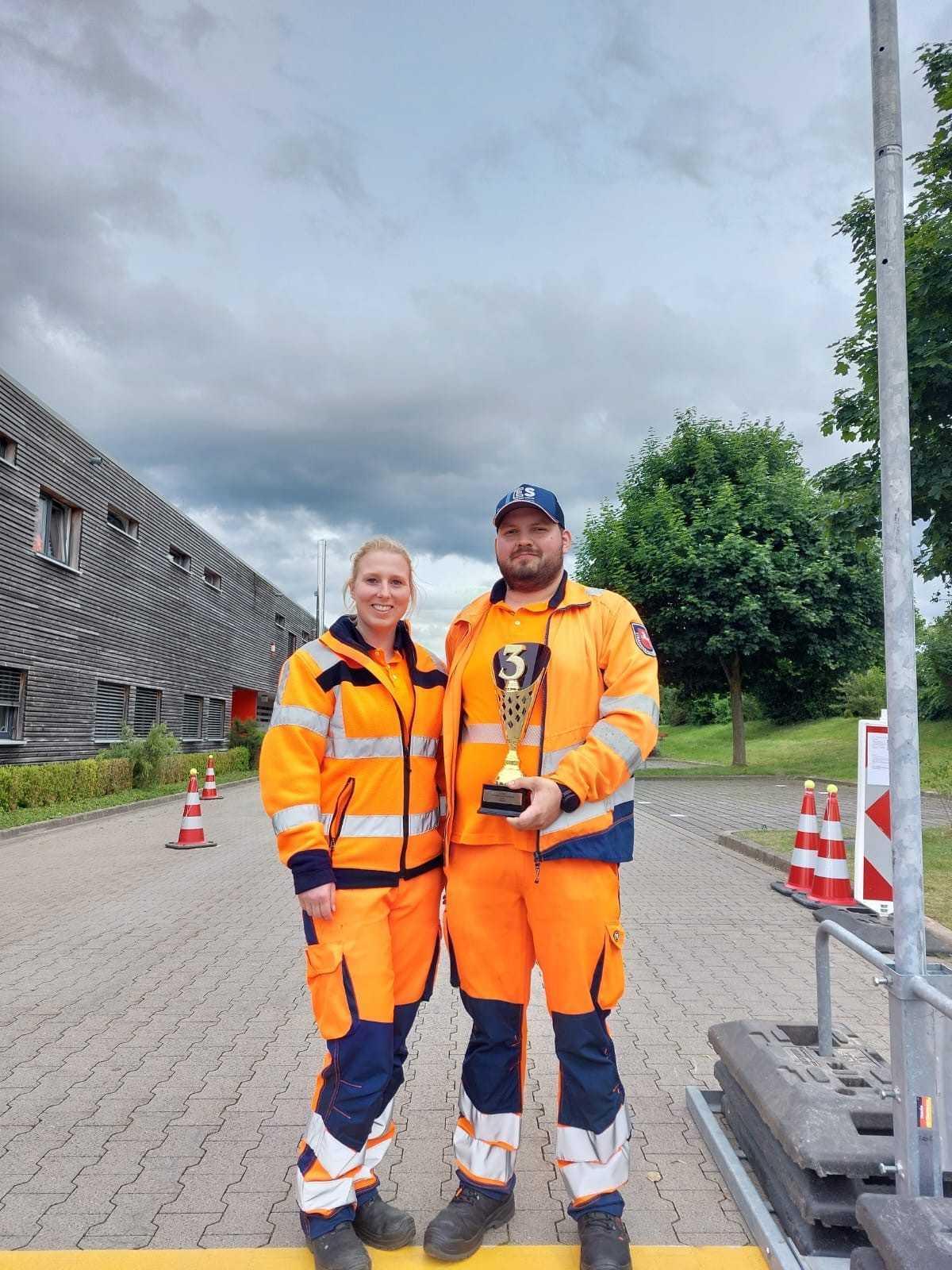 Dritter Platz für Meppener Team bei niedersächsischer Schneepflug-Meisterschaft Dritter Platz für Meppener Team bei niedersächsischer Schneepflug-Meisterschaft