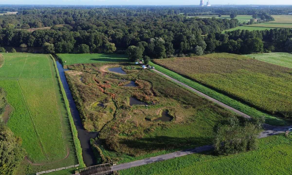 Auf Entdeckungstour am Versener Bullerbach: Das „Blaue Klassenzimmer“ ist eröffnet!