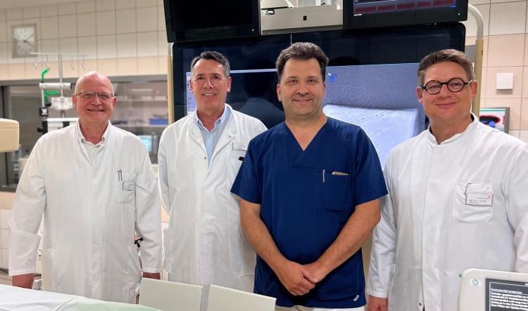 Bonifatius Hospital implantiert innovativen Defibrillator gegen plötzlichen Herztod