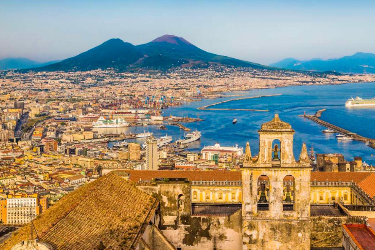 Naples by train and city walking tour