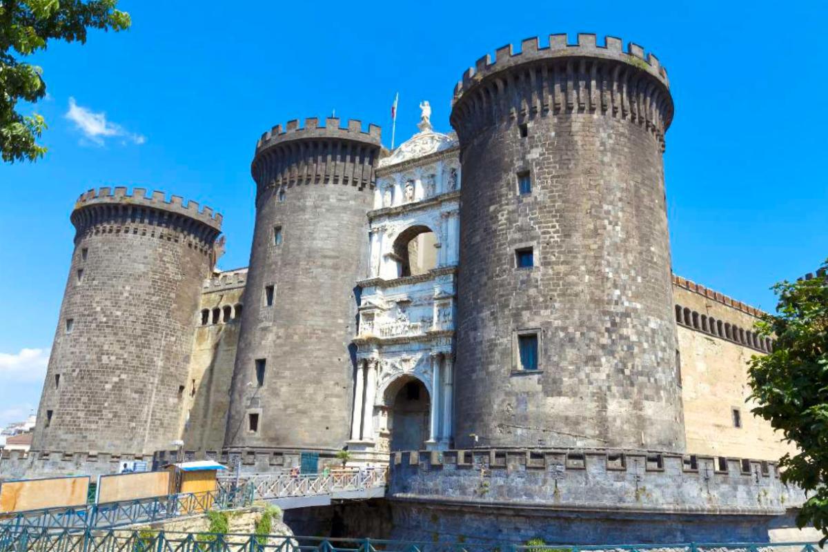 Naples by train and city walking tour