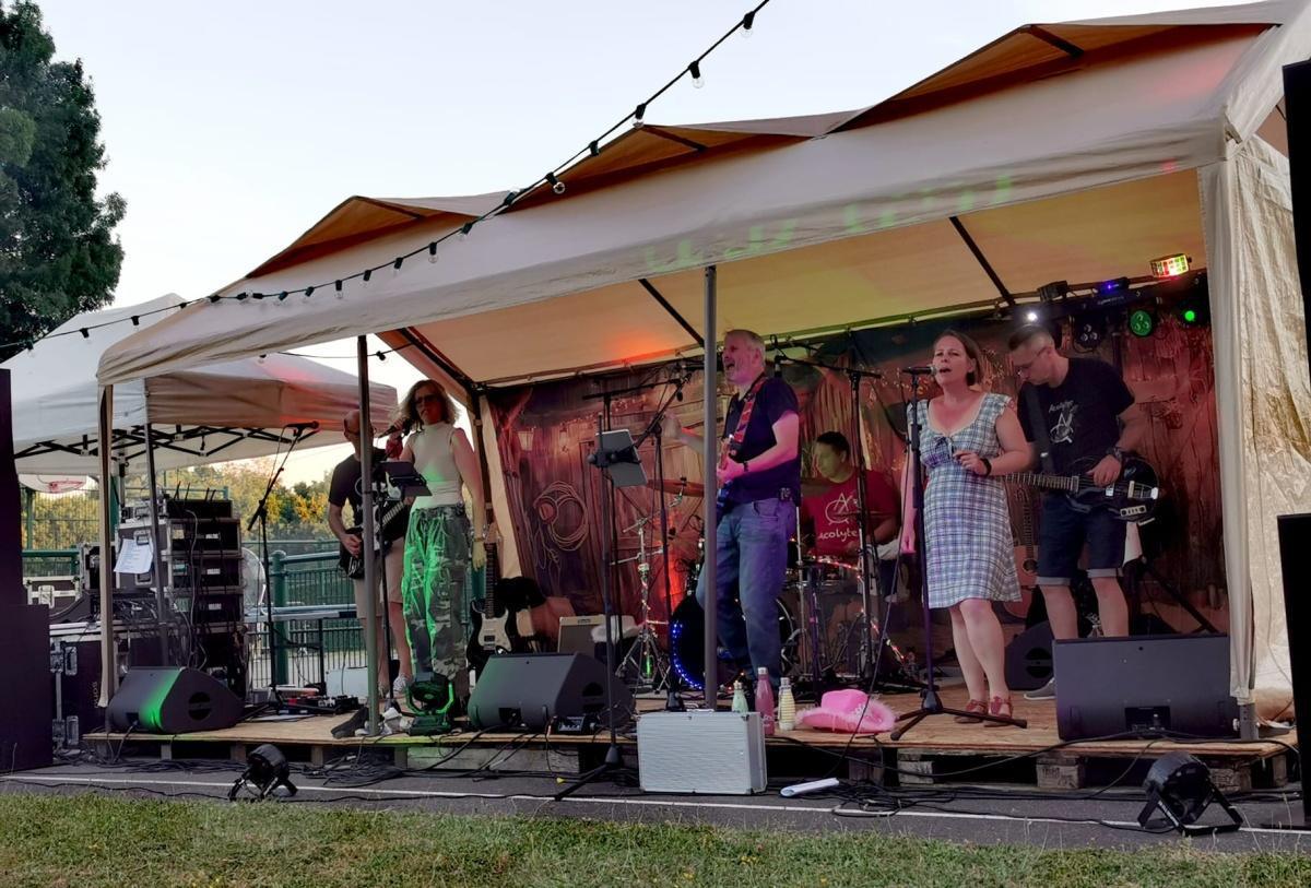 Saint-Sauveur-sur-Ecole en fête !!! Saint-Sauveur-sur-Ecole en fête !!!