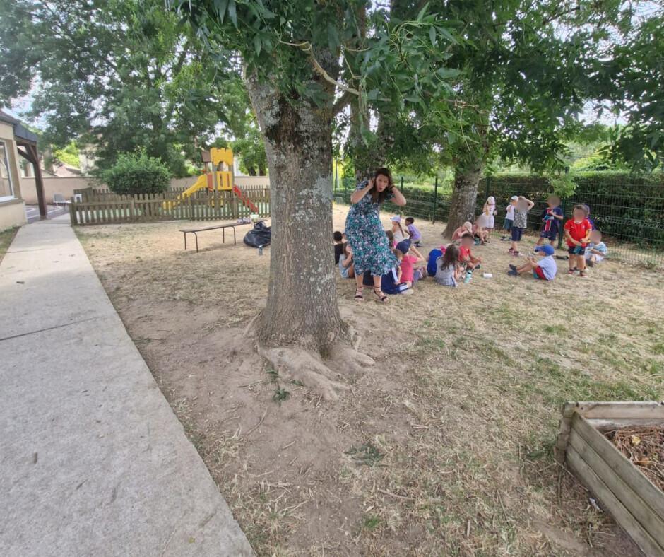 UN AIR DE VACANCES À LA MAIRIE ET L'ÉCOLE UN AIR DE VACANCES À LA MAIRIE ET L'ÉCOLE