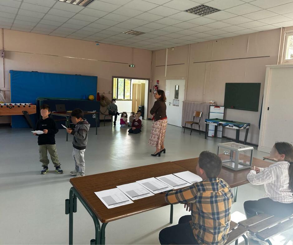 📸 RETOUR EN IMAGES SUR LES ÉLECTIONS DU CONSEIL MUNICIPAL DES ENFANTS ! 🗳️✨ 📸 RETOUR EN IMAGES SUR LES ÉLECTIONS DU CONSEIL MUNICIPAL DES ENFANTS ! 🗳️✨