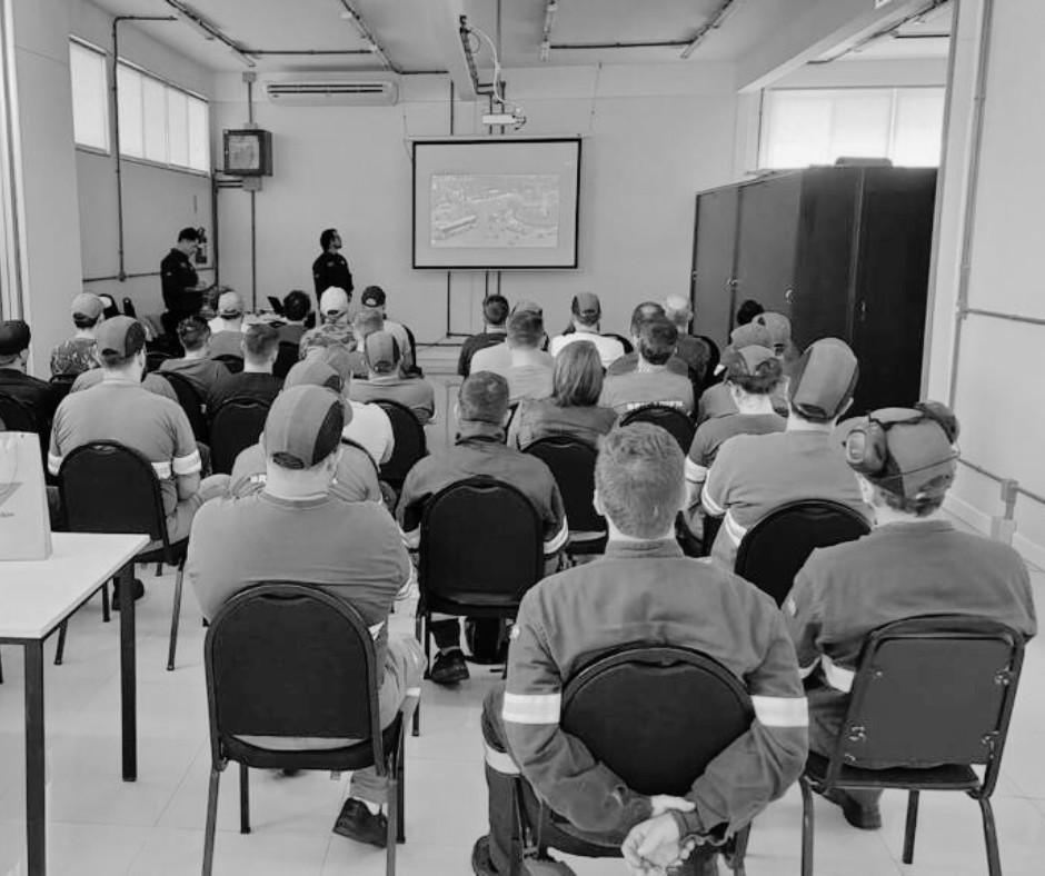 Palestra de pilotagem defensiva