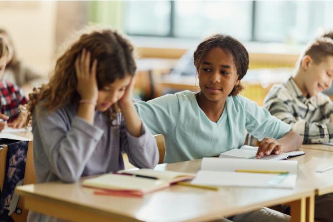 En 2024, moins 692 millions d'euros pour l’école publique, serait-ce le coup de grâce ?