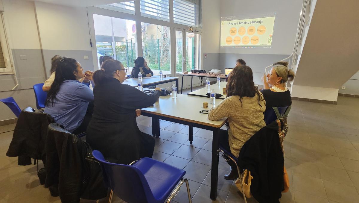 La FCPE 13 fait une formation sur l'inclusion scolaire ce jour à Istres pour ses référents 