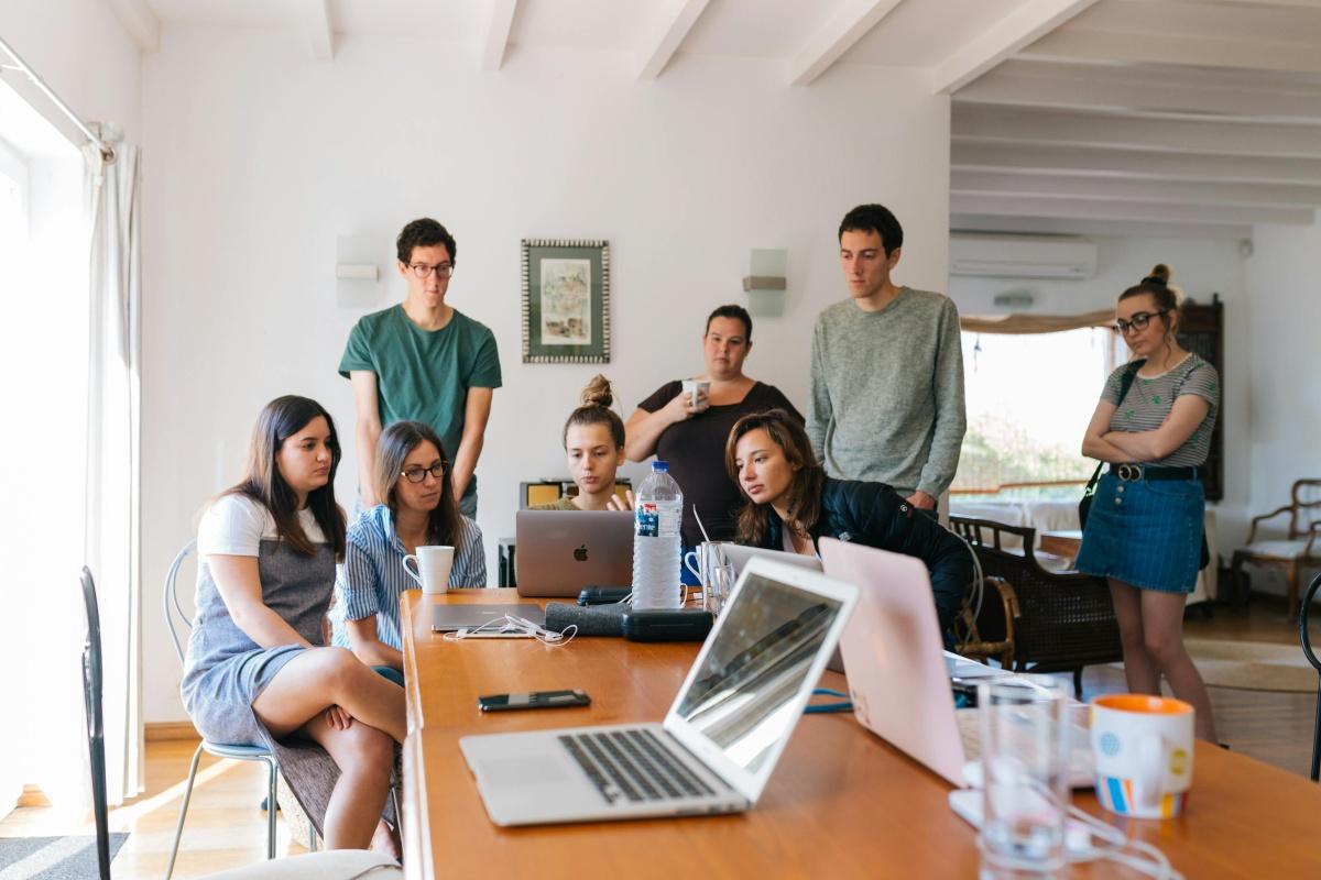 Les jeunes face à l’emploi : précarité, alternance, que propose la CFTC ?