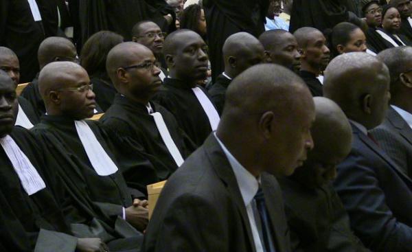 Justice paralysée: le Barreau tire la sonnette d’alarme