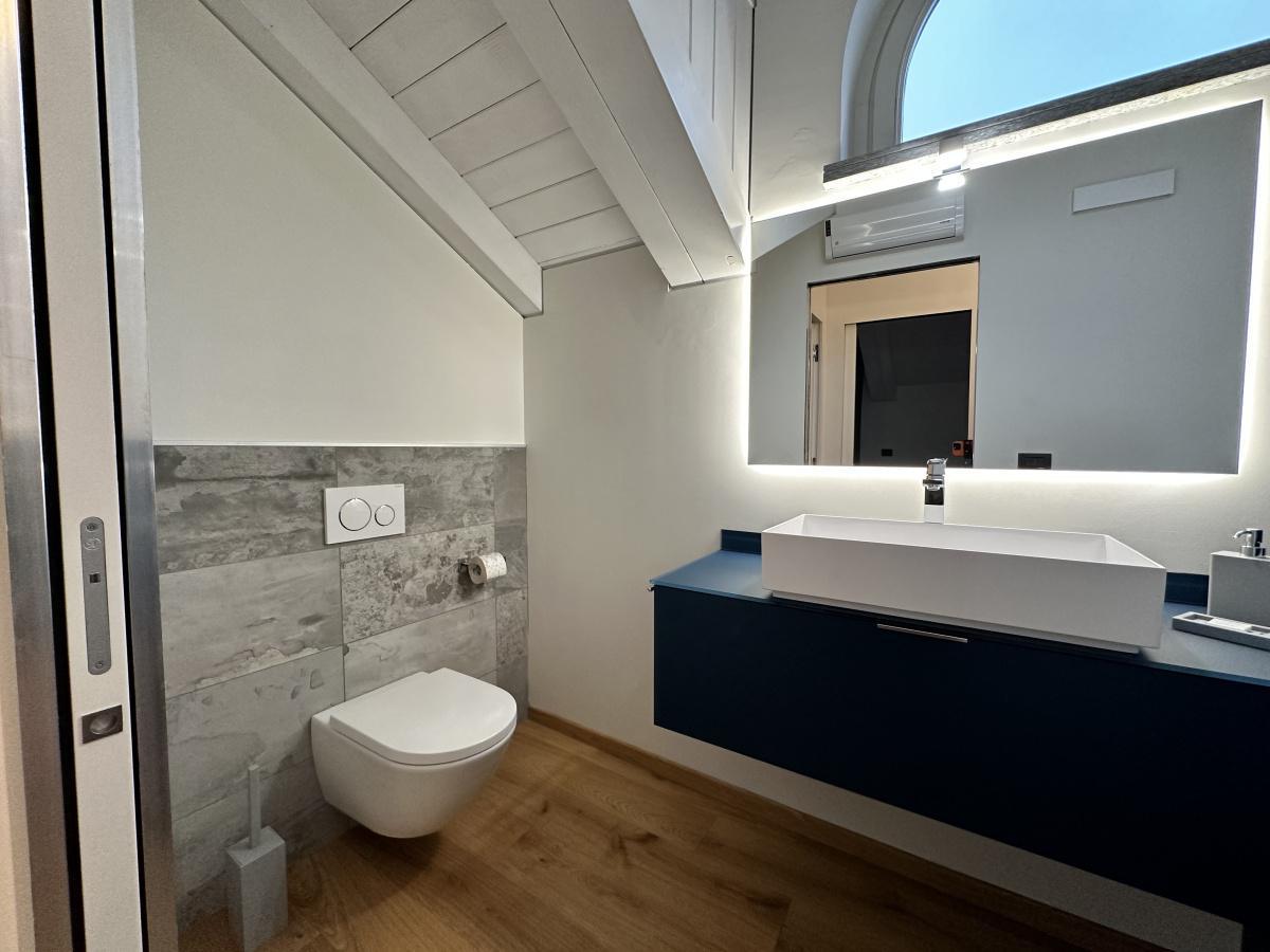 E - Trilocale mansardato III piano E - Trilocale mansardato III piano