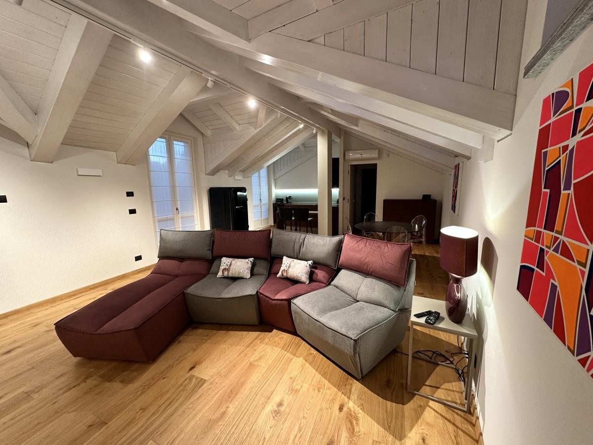 E - Trilocale mansardato III piano E - Trilocale mansardato III piano