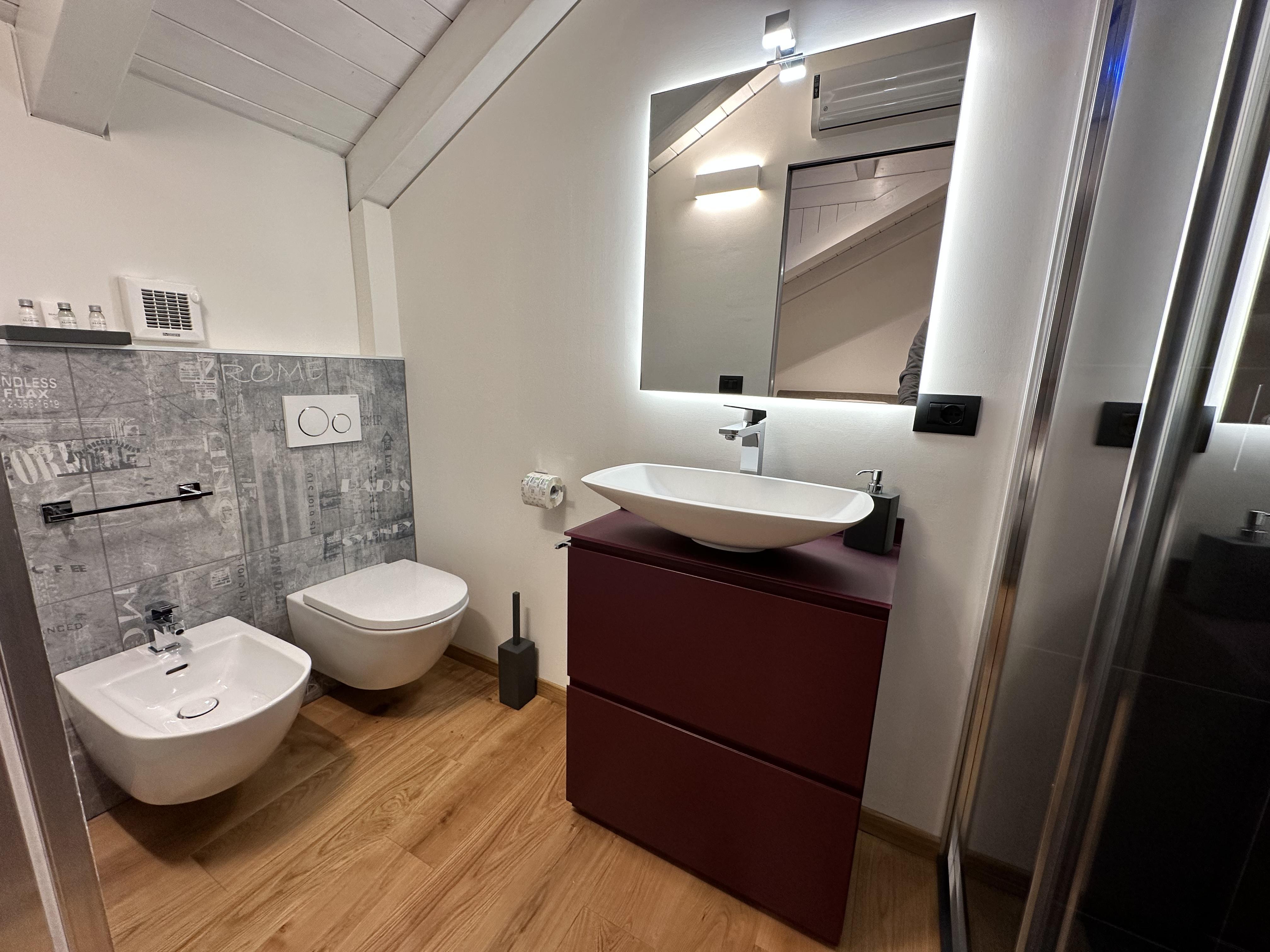 Suite E - bagnetto