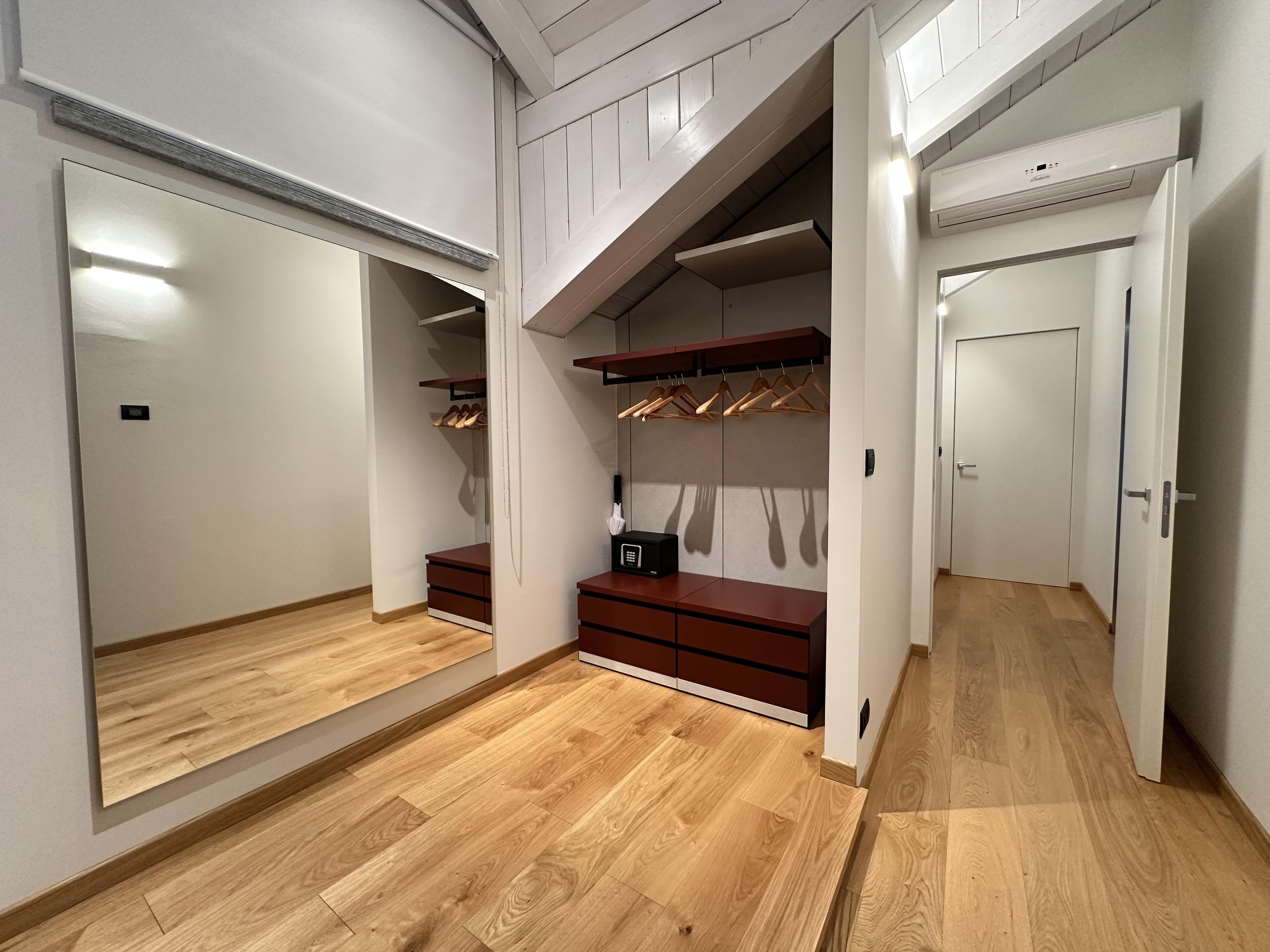 Suite E - cabina armadio