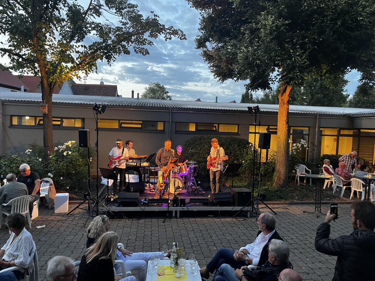 Zu Besuch bei Wein.Lounge.Musik. Zu Besuch bei Wein.Lounge.Musik.