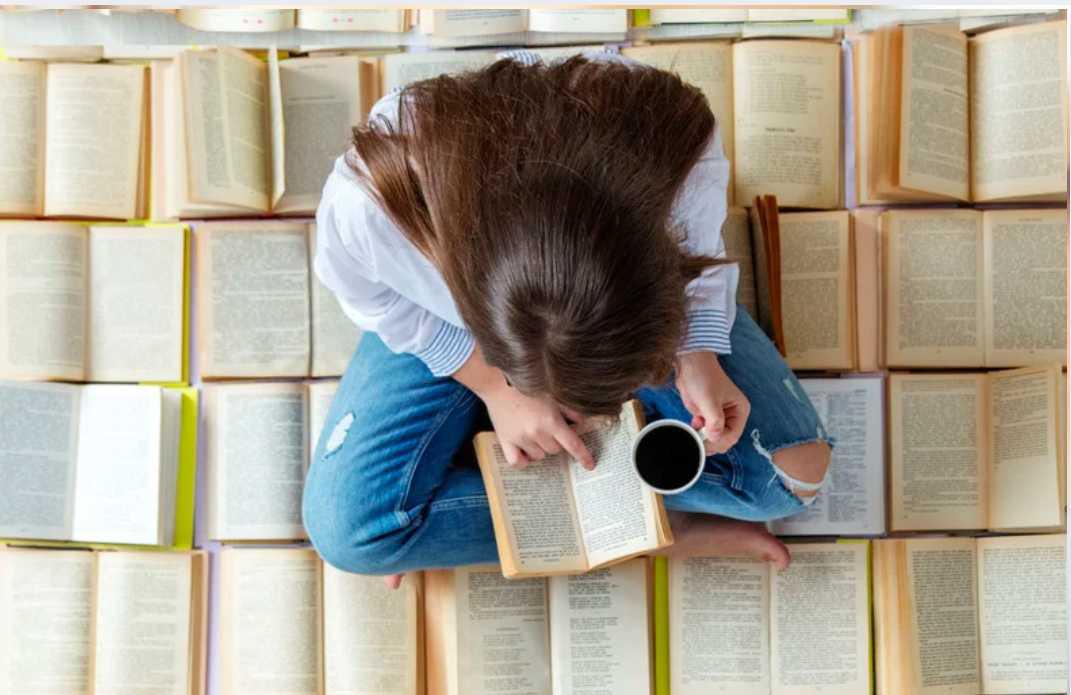 Lesung der Autorin Ella Schwarz Lesung der Autorin Ella Schwarz