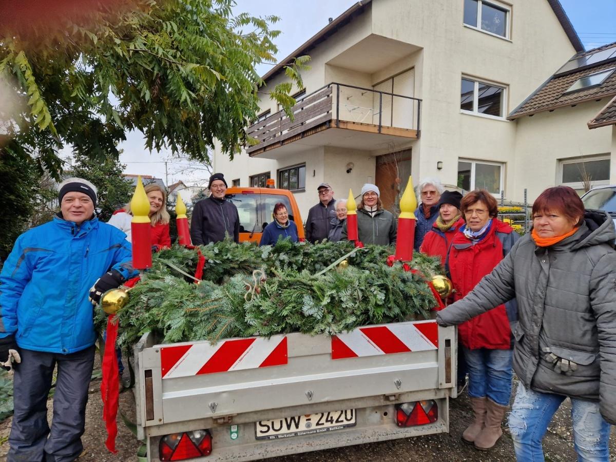 Adventskranz binden für den Dorfplatz