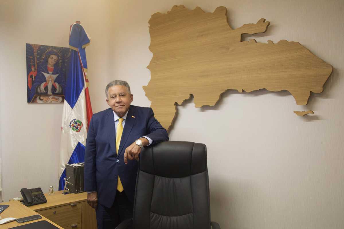 El Embajador y Periodista Juan Bolívar Díaz se une al Comité para América de la Fundación Pro-Real Academia Española, presidida de Honor por Su Majestad el Rey de España El Embajador y Periodista Juan Bolívar Díaz se une al Comité para América de la Fundación Pro-Real Academia Española, presidida de Honor por Su Majestad el Rey de España