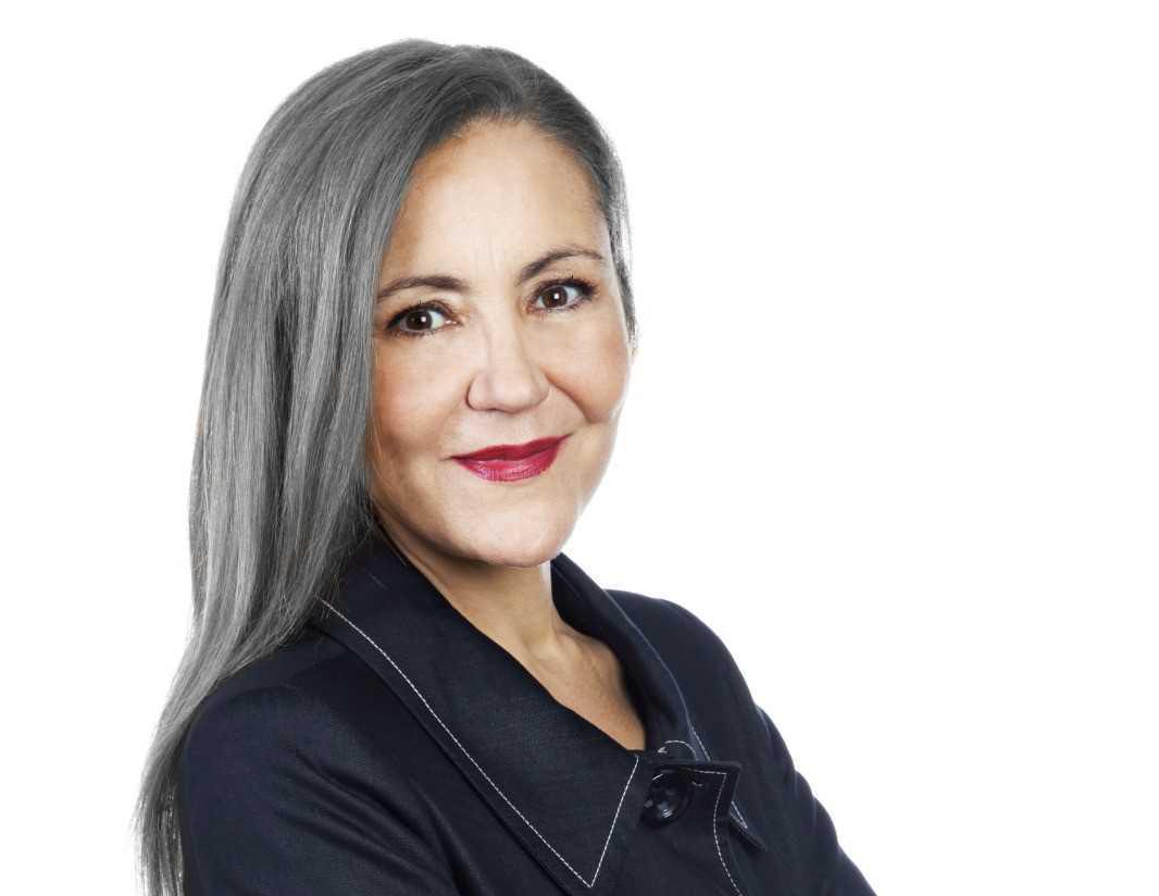 Entrevista a la escritora Esther Pedraza Entrevista a la escritora Esther Pedraza