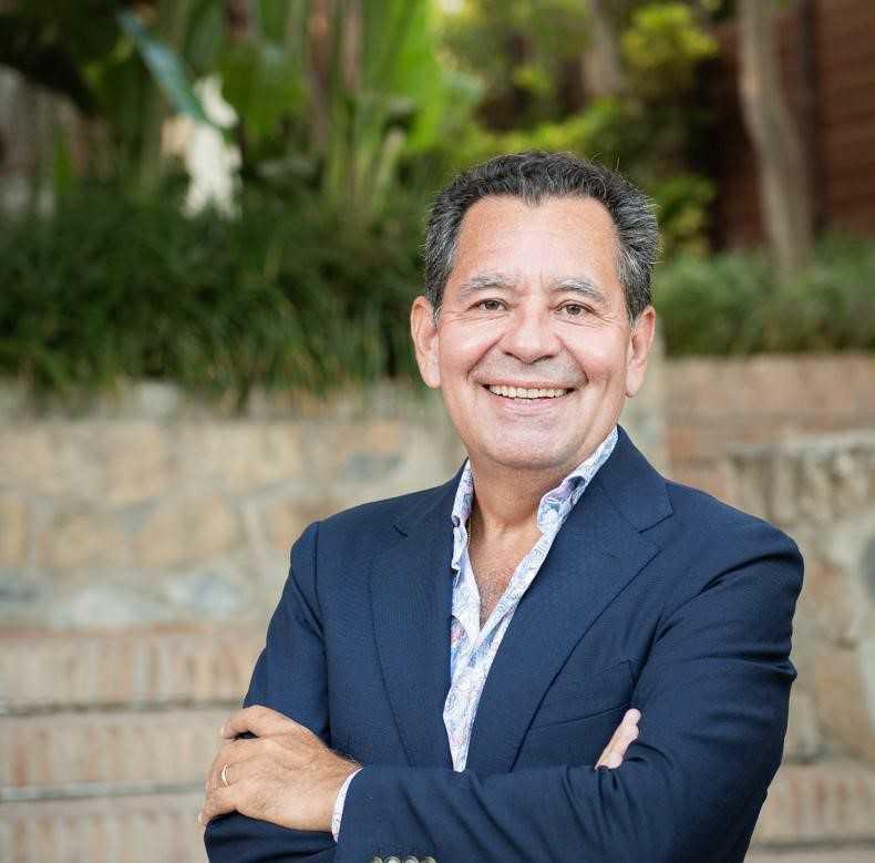 Empresario Peruano: Cómo pasar del terrorismo de Sendero Luminoso a crear el Imperio de la Patata  Empresario Peruano: Cómo pasar del terrorismo de Sendero Luminoso a crear el Imperio de la Patata