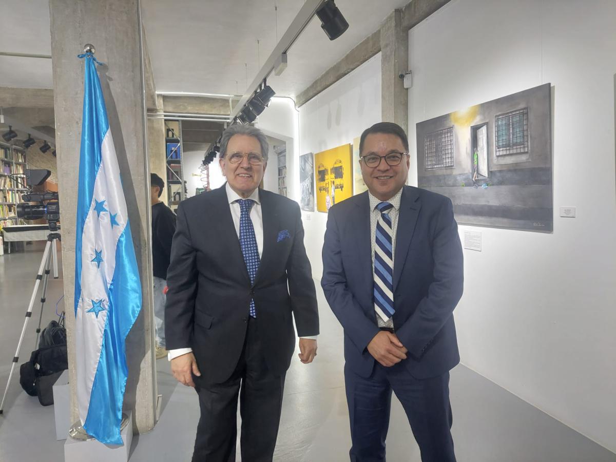 Tejiendo Puentes: La Exposición 'HONDURAS en sus Artes' Une a España y Honduras a través de la Diversidad Cultural y Creativa Tejiendo Puentes: La Exposición 'HONDURAS en sus Artes' Une a España y Honduras a través de la Diversidad Cultural y Creativa
