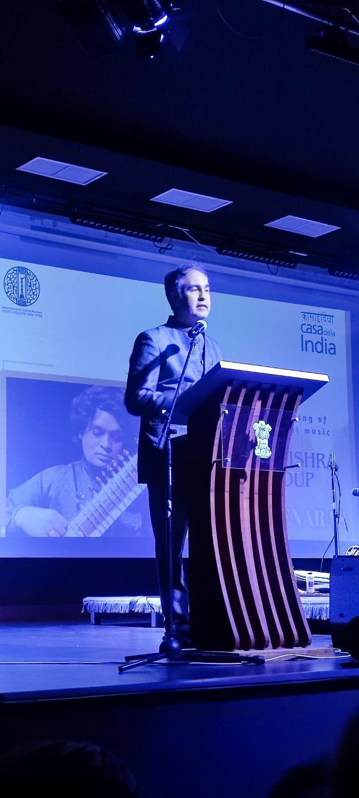 Melodías del Ganges: Un Viaje Sonoro desde Benarés hasta España Melodías del Ganges: Un Viaje Sonoro desde Benarés hasta España