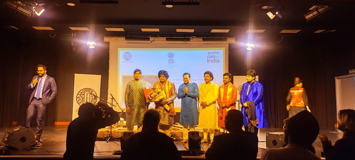 Melodías del Ganges: Un Viaje Sonoro desde Benarés hasta España Melodías del Ganges: Un Viaje Sonoro desde Benarés hasta España