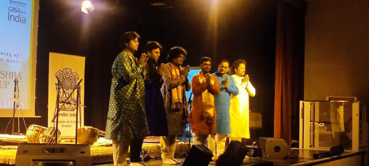 Melodías del Ganges: Un Viaje Sonoro desde Benarés hasta España Melodías del Ganges: Un Viaje Sonoro desde Benarés hasta España