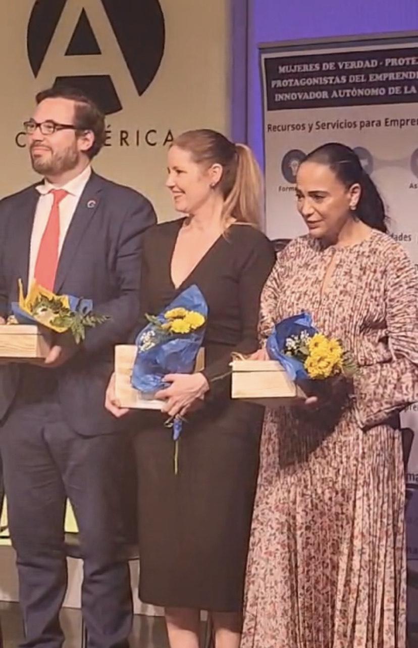 El Embajador de República Dominicana Juan Bolívar Díaz Recibe el Premio PEOPLE 10 por su Compromiso con la Igualdad de Género y la Diversidad Cultural