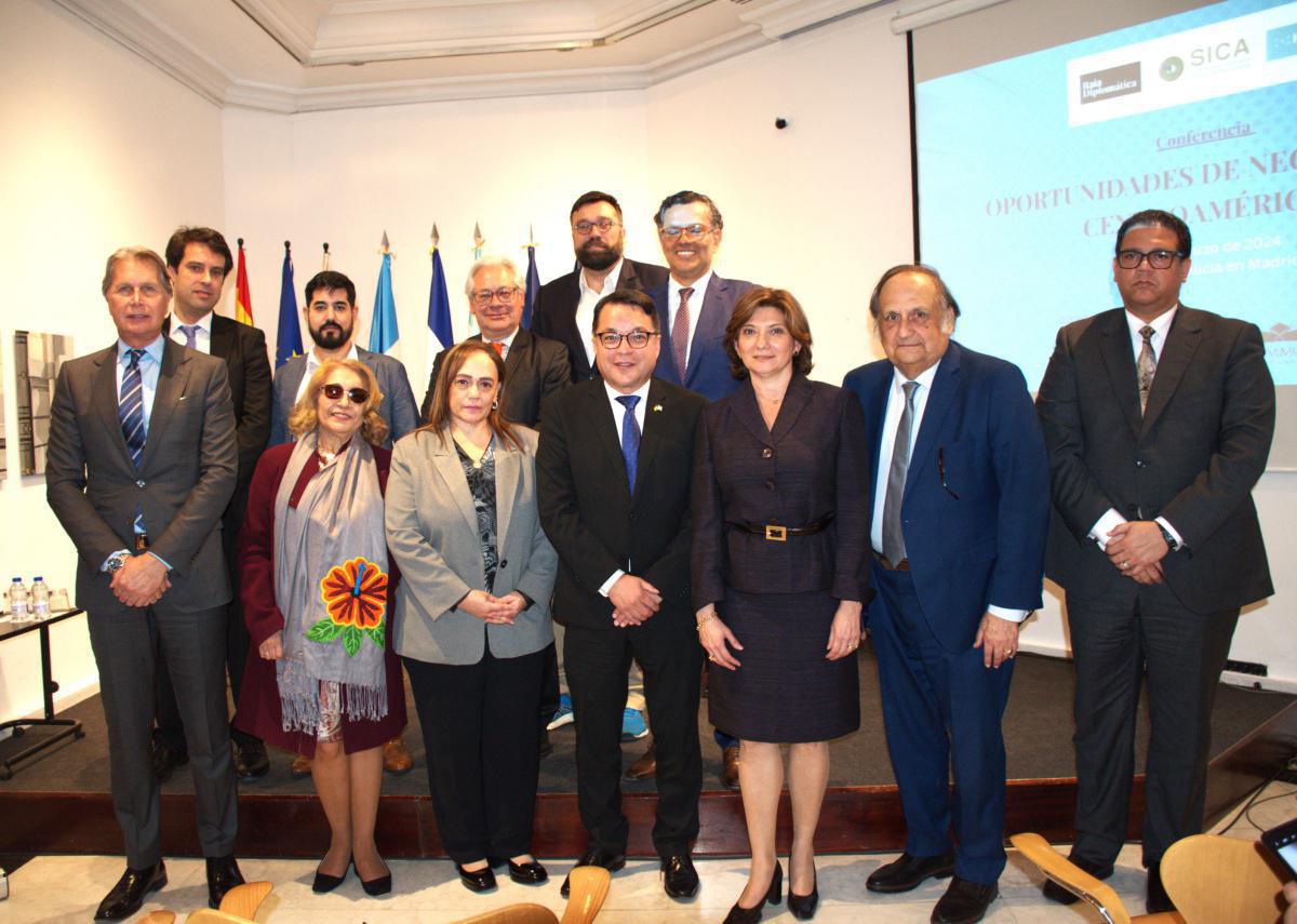 Expertos destacan el potencial económico de Centroamérica y República Dominicana en conferencia en Madrid Expertos destacan el potencial económico de Centroamérica y República Dominicana en conferencia en Madrid