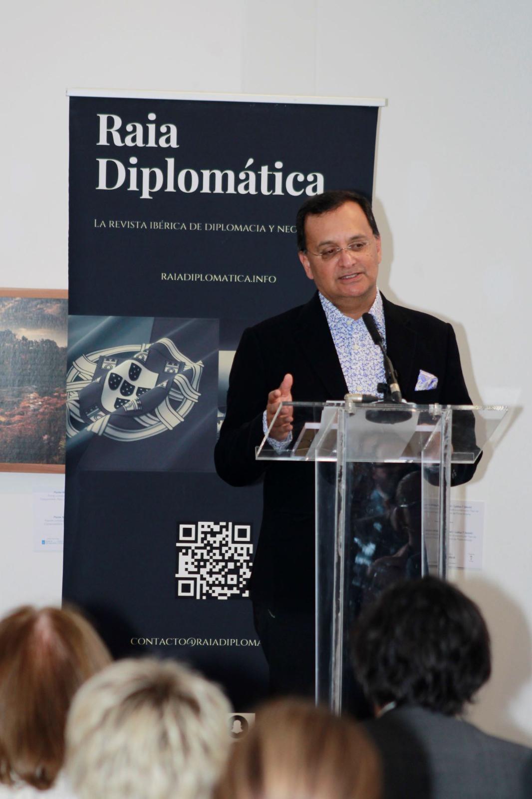 Bruno Caldeira Lidera la Entrega de los Premios Raia Diplomática 2024 en MadridEntrega Bruno Caldeira Lidera la Entrega de los Premios Raia Diplomática 2024 en MadridEntrega