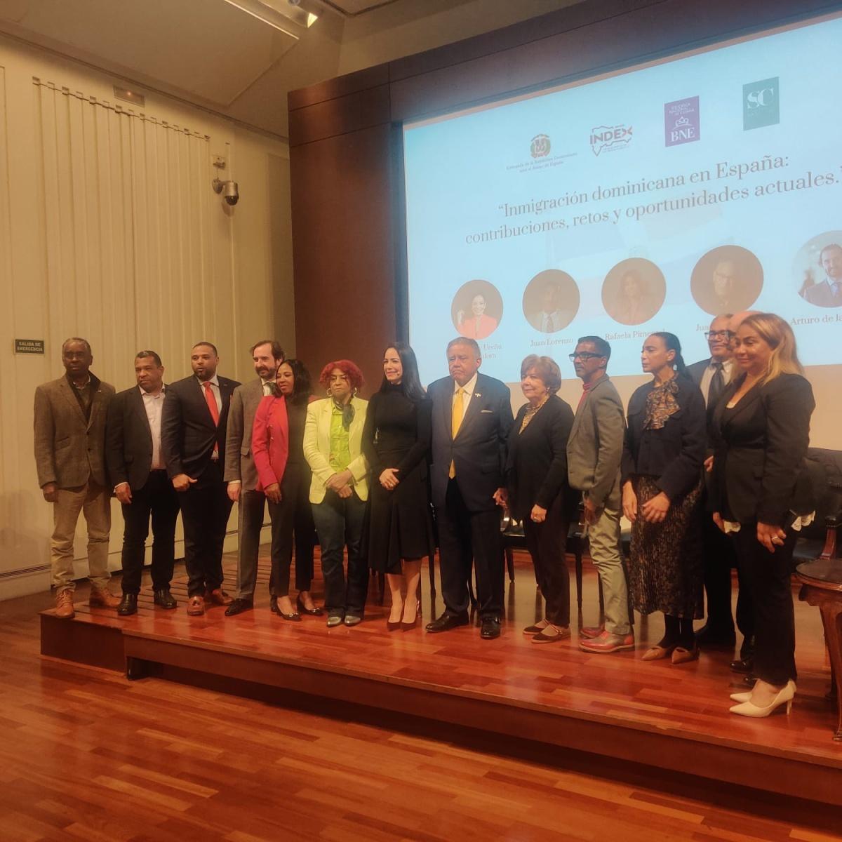 Embajada dominicana realiza conferencia en la Biblioteca Nacional de España 