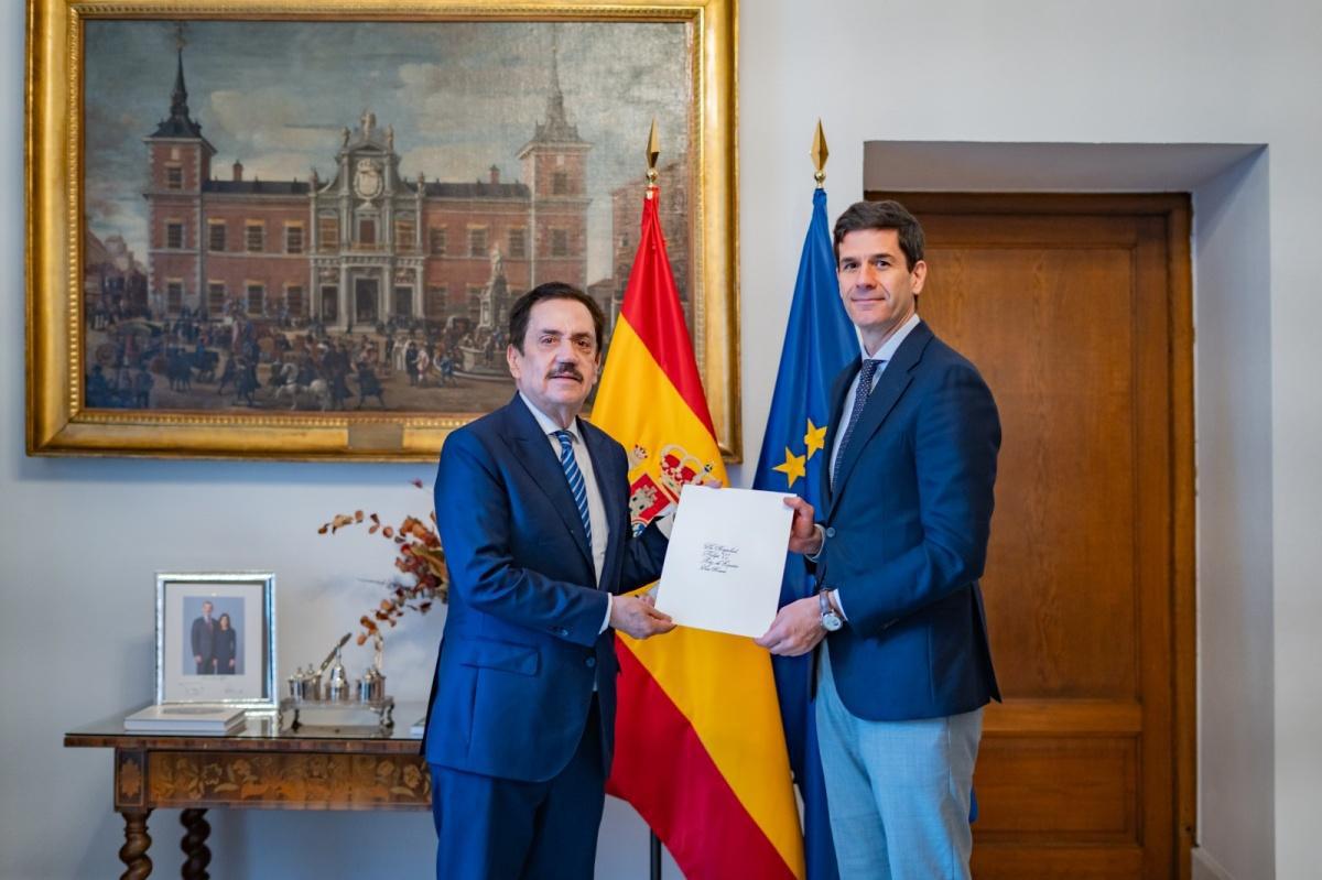 Embassy Today da la bienvenida al nuevo embajador dominicano en España, Tony Raful Tejada Embassy Today da la bienvenida al nuevo embajador dominicano en España, Tony Raful Tejada