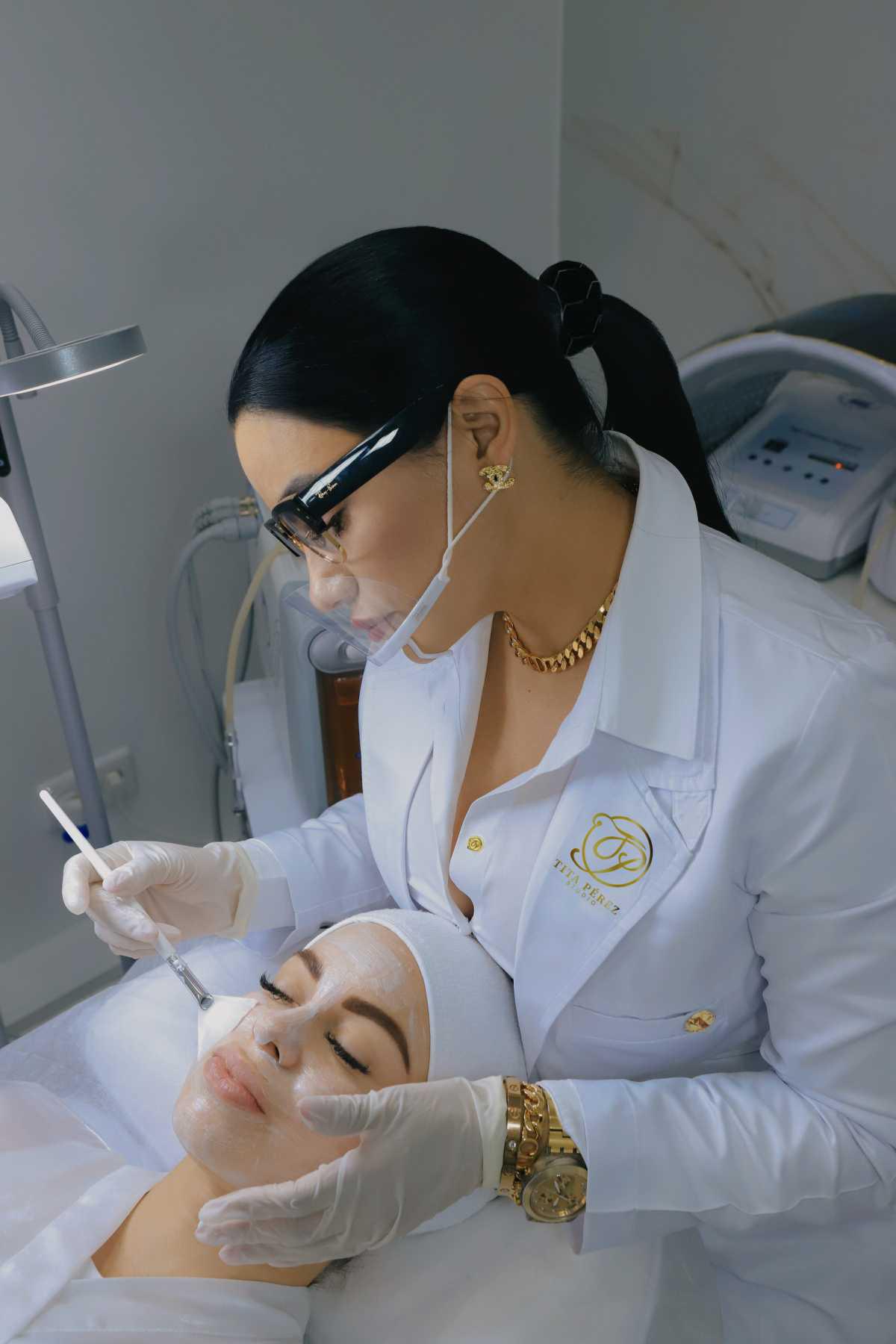 La Empresaria Tita Pérez: Lidera con Alma, Transforma con Belleza La Empresaria Tita Pérez: Lidera con Alma, Transforma con Belleza