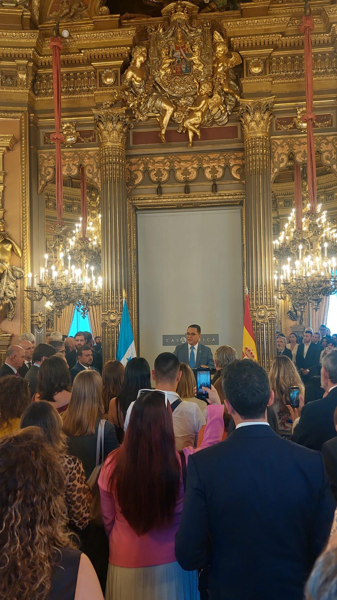 Honduras conmemora el 204 aniversario de su independencia en Madrid destacando paz, democracia y solidaridad global
