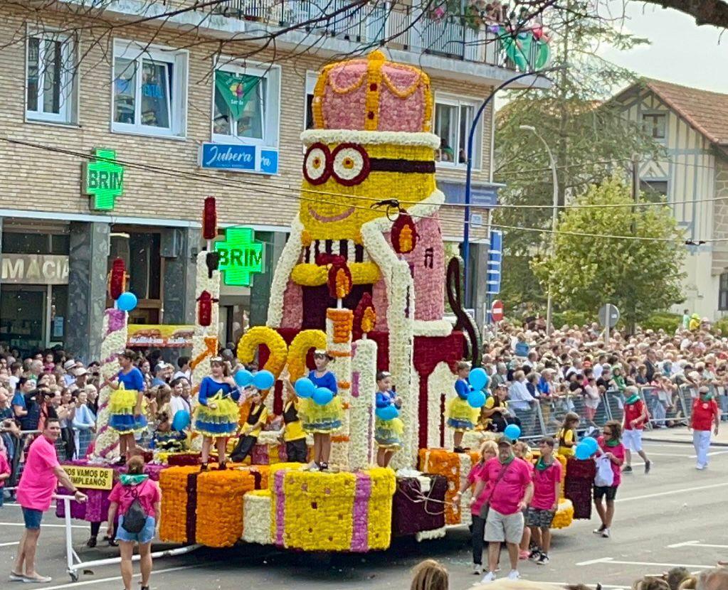 La Batalla de las Flores de Laredo se consolida como fiesta internacional La Batalla de las Flores de Laredo se consolida como fiesta internacional