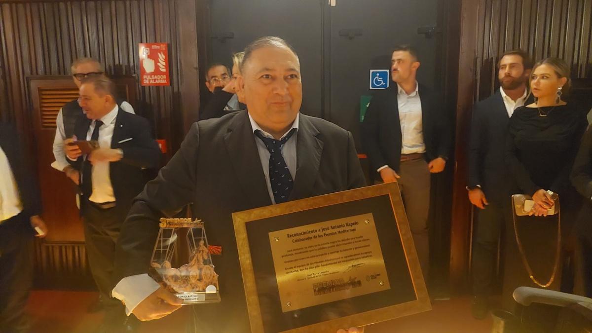 Merecido premio Mediterrani al escritor Jose Antonio Kapelo Merecido premio Mediterrani al escritor Jose Antonio Kapelo