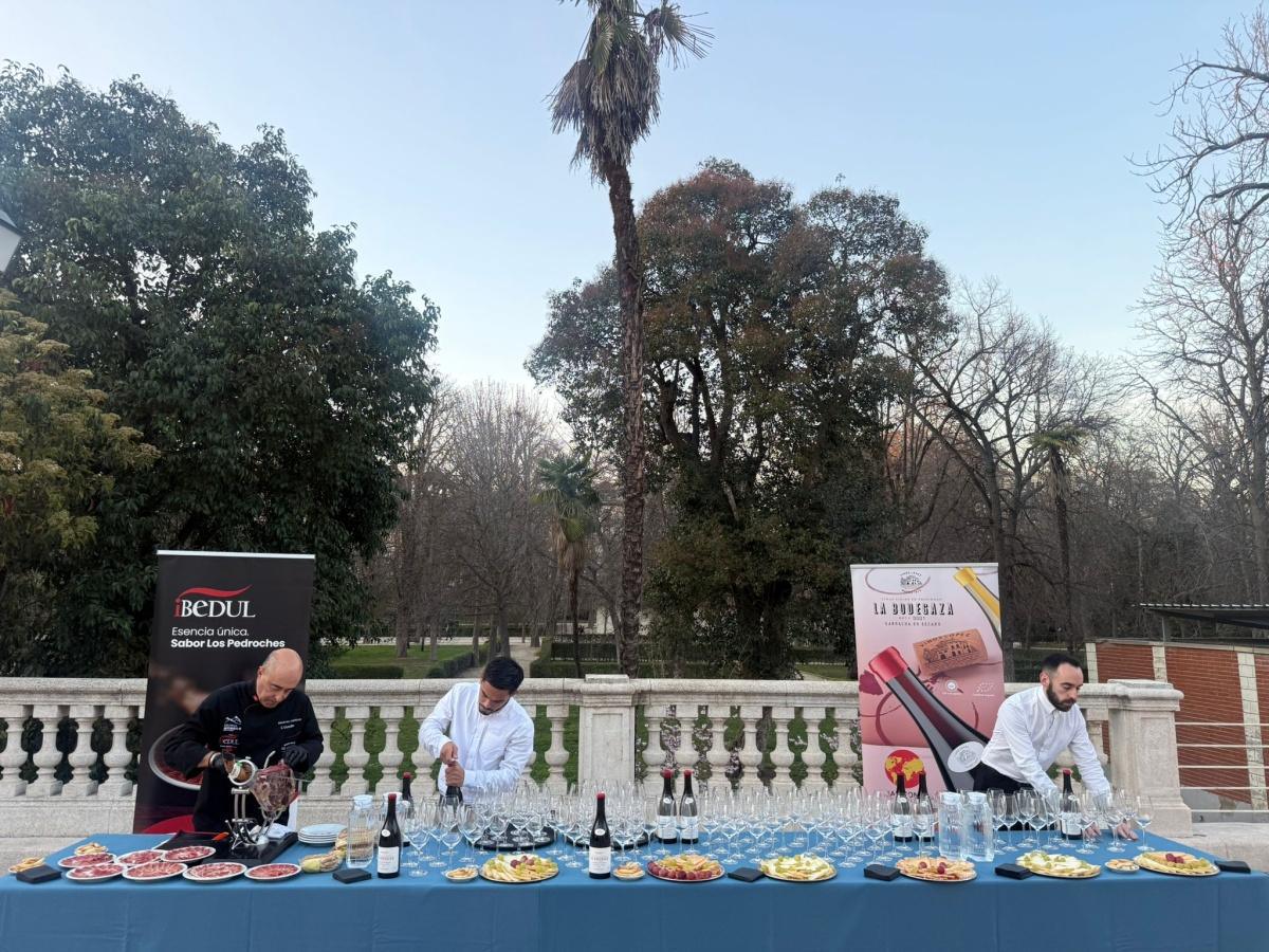 Triunfa de nuevo el periodista José Aguilar con la segunda edición de los Premios La Terraza. Triunfa de nuevo el periodista José Aguilar con la segunda edición de los Premios La Terraza.