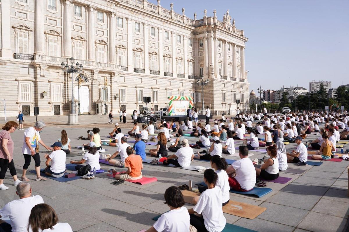 España respira al unísono: la Embajada de la India lleva el Día Internacional del Yoga a todos los rincones del país