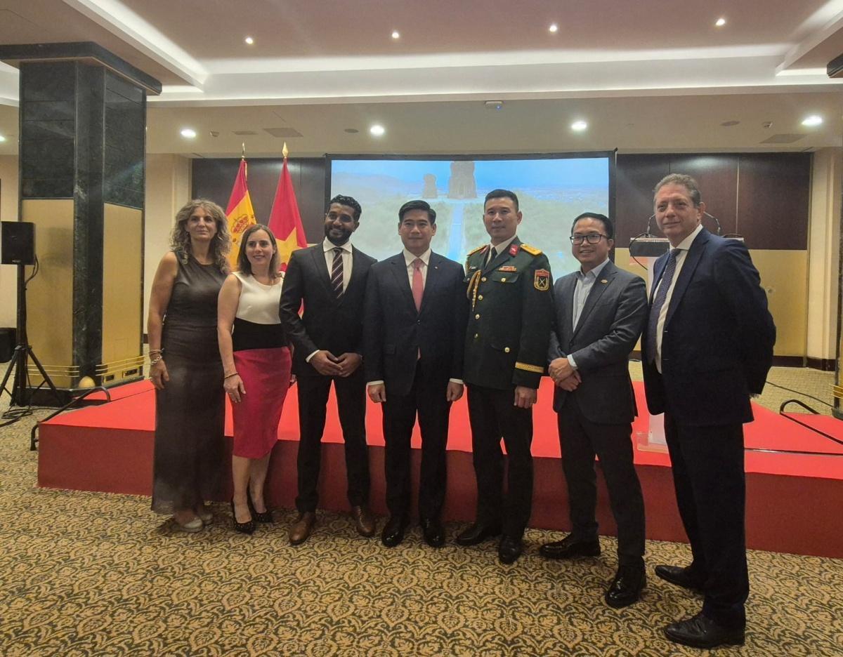 El embajador de Vietnam, Do Hoang Linh, destaca en Madrid el fortalecimiento de las relaciones entre Vietnam y España El embajador de Vietnam, Do Hoang Linh, destaca en Madrid el fortalecimiento de las relaciones entre Vietnam y España