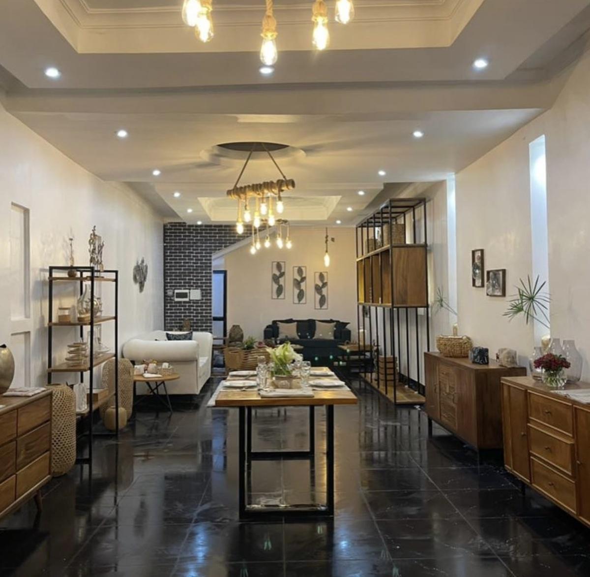 La Mano243 La Mano243