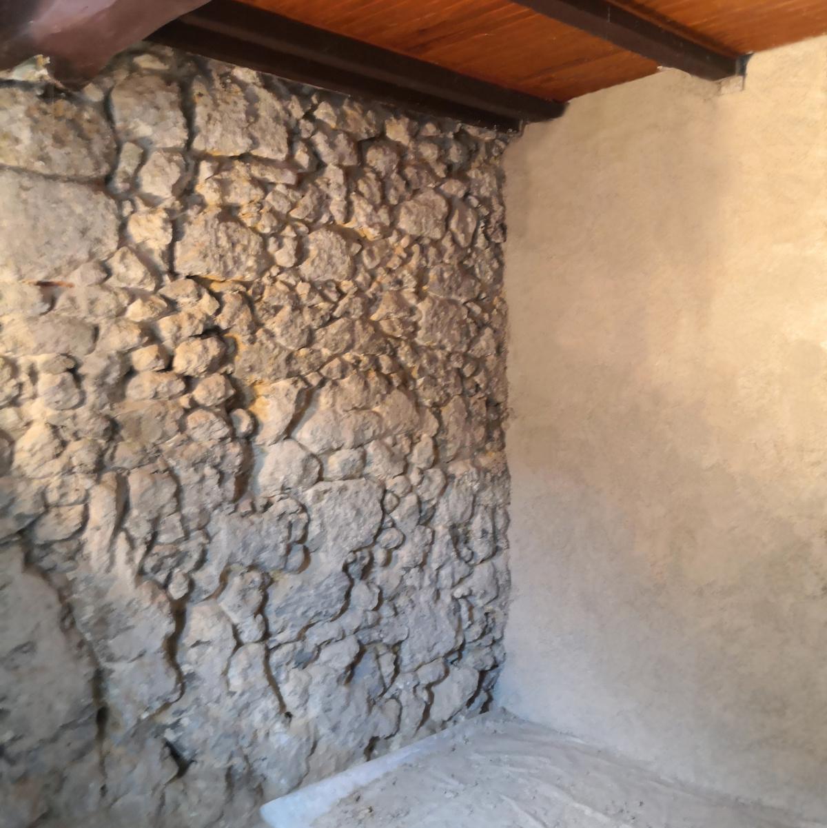 Isolation thermique biosourcée par béton de chanvre en 8 cm et moins