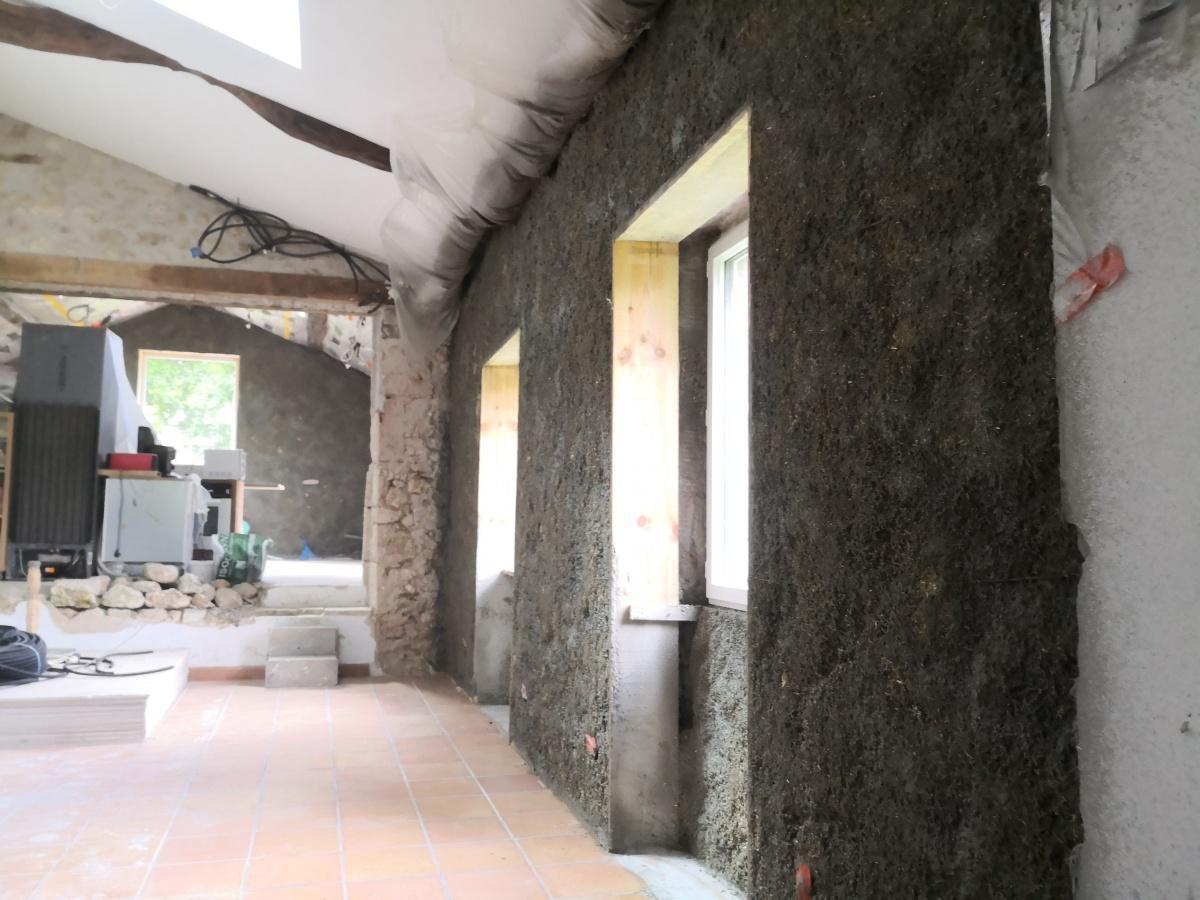 Rénover une maison en pierre, le choix d'un isolant thermique